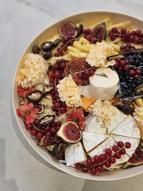 Plateau de fromages composé par Les Halles Gourmets